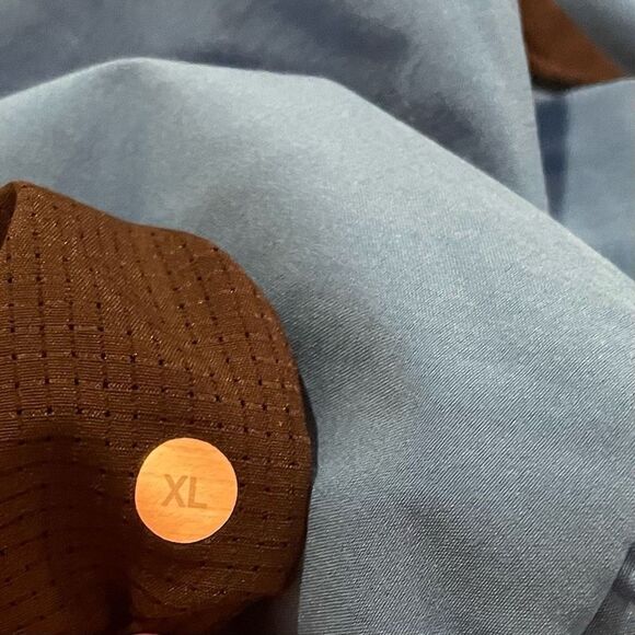 Lululemon Mens XL Short with Liner Blue sweat wicking stretch - Picture 4 of 4